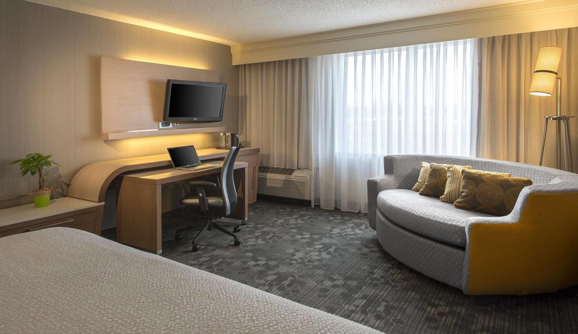 Hotel Courtyard Cleveland Airport South Middleburg Heights Esterno foto